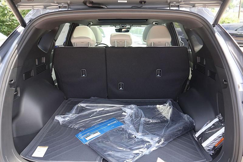 new 2025 Hyundai TUCSON Hybrid car, priced at $42,109