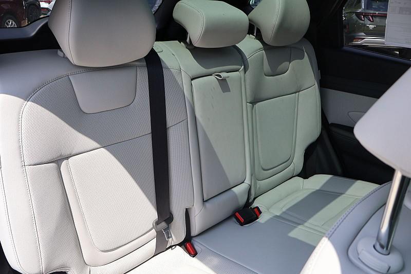 new 2025 Hyundai TUCSON Hybrid car, priced at $42,109