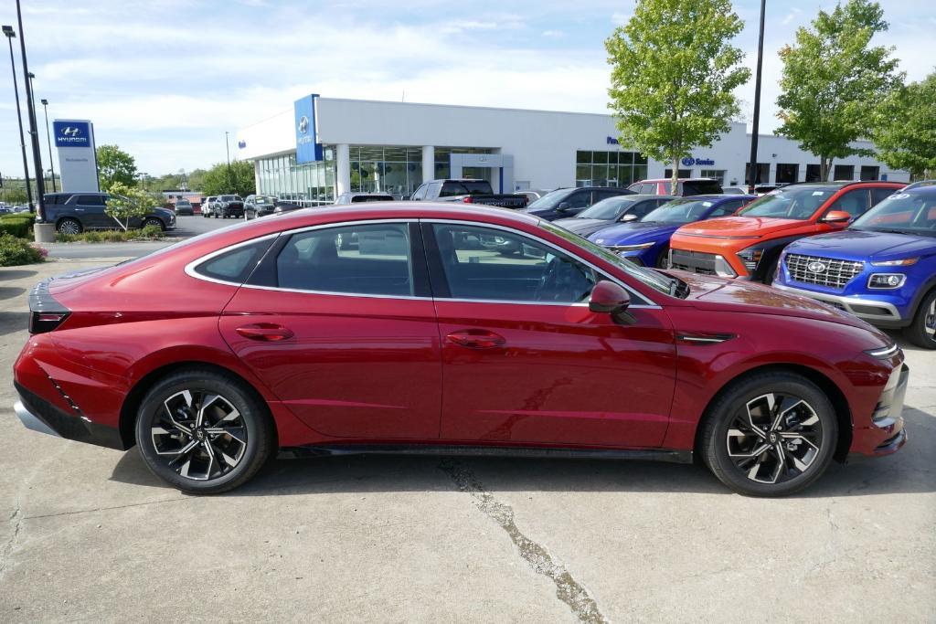 new 2024 Hyundai Sonata car, priced at $27,716