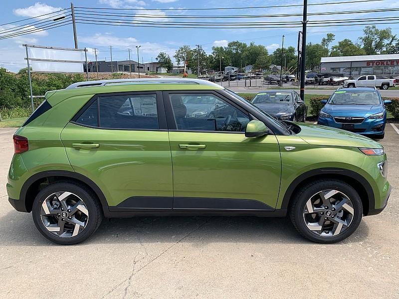 new 2024 Hyundai Venue car, priced at $23,102