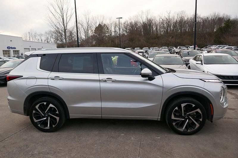 used 2023 Mitsubishi Outlander car, priced at $25,990