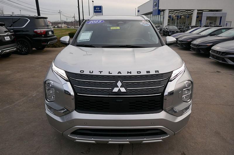 used 2023 Mitsubishi Outlander car, priced at $25,990