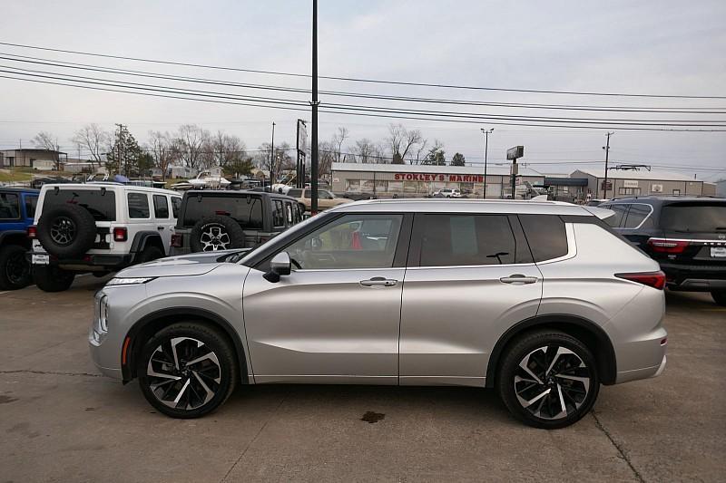 used 2023 Mitsubishi Outlander car, priced at $25,990