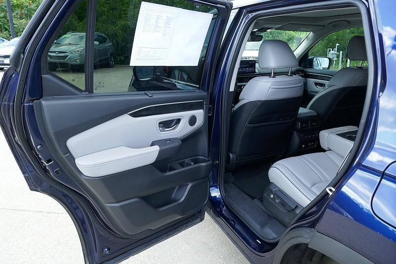 used 2023 Honda Pilot car, priced at $44,990