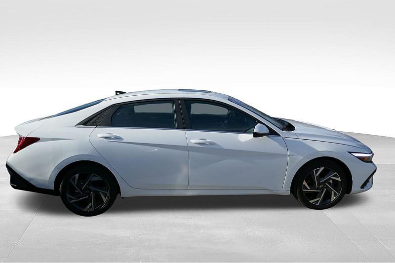 new 2025 Hyundai Elantra car, priced at $27,671