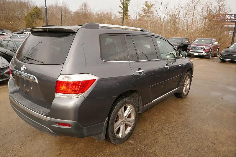 used 2013 Toyota Highlander car, priced at $14,990