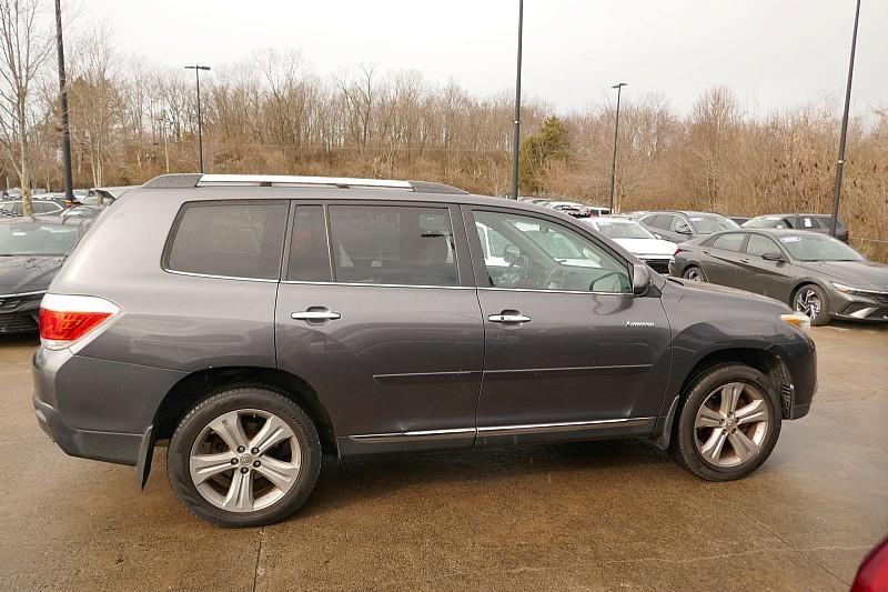 used 2013 Toyota Highlander car, priced at $14,990