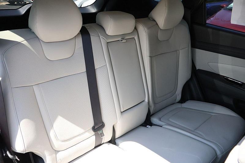 new 2025 Hyundai TUCSON Hybrid car, priced at $37,306