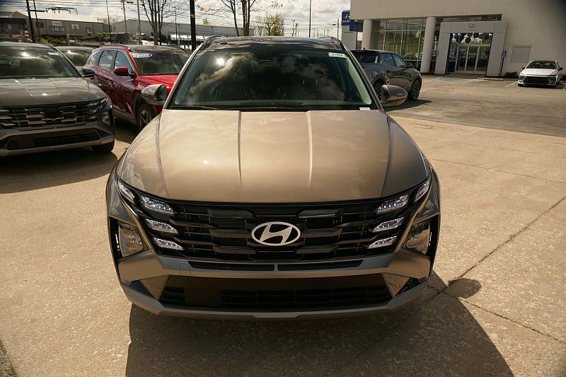 new 2025 Hyundai TUCSON Hybrid car, priced at $37,314