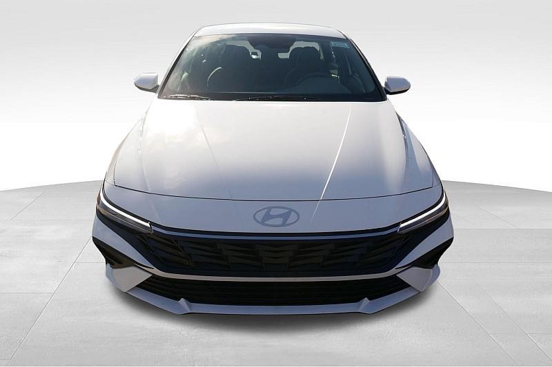 new 2025 Hyundai Elantra car, priced at $23,446