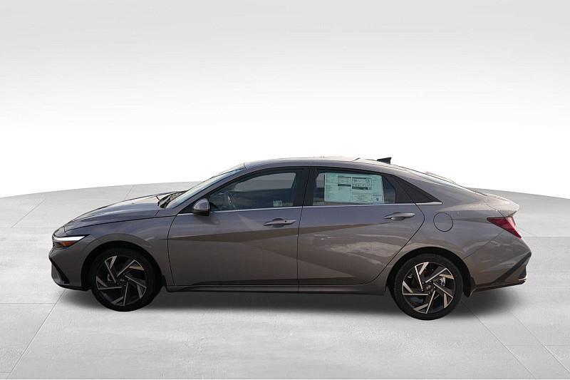 new 2025 Hyundai Elantra car, priced at $26,328