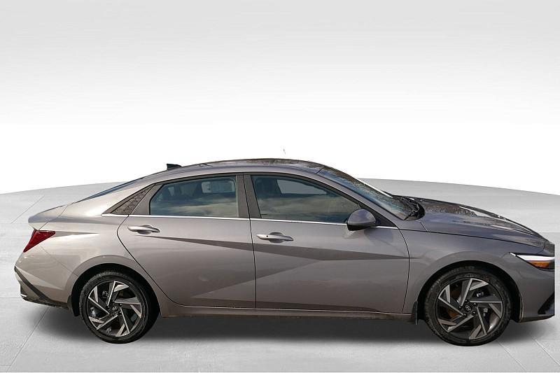 new 2025 Hyundai Elantra car, priced at $26,328