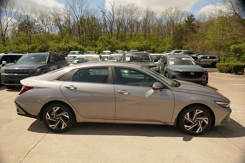 new 2025 Hyundai Elantra car, priced at $26,328