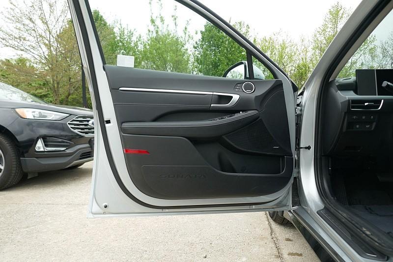 new 2025 Hyundai Sonata Hybrid car, priced at $38,418