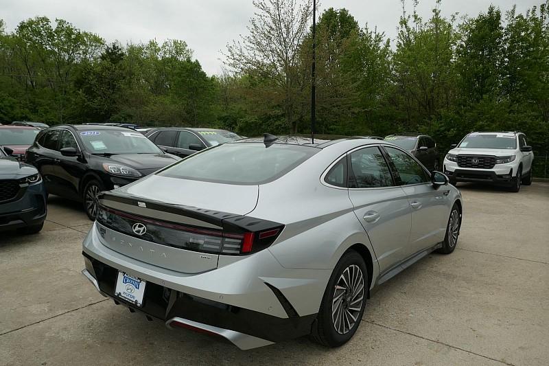 new 2025 Hyundai Sonata Hybrid car, priced at $38,418