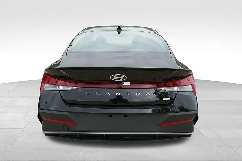 new 2025 Hyundai Elantra HEV car, priced at $27,906