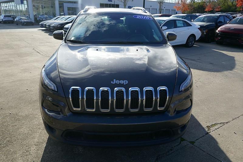 used 2016 Jeep Cherokee car, priced at $11,990