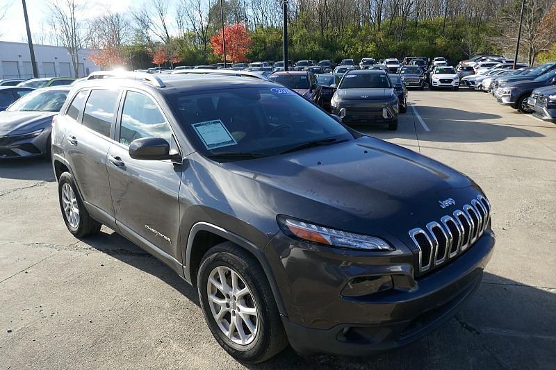 used 2016 Jeep Cherokee car, priced at $11,990