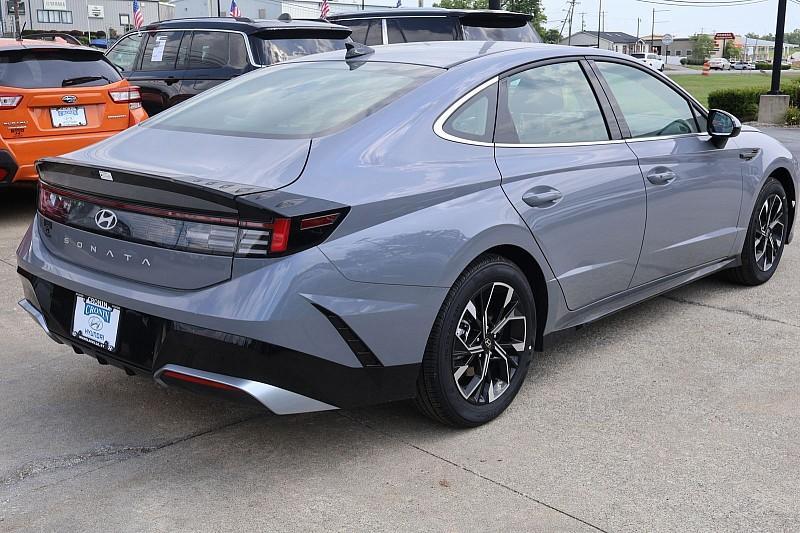 new 2025 Hyundai Sonata car, priced at $28,500