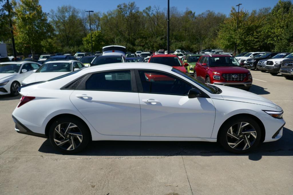 new 2025 Hyundai Elantra car, priced at $24,085