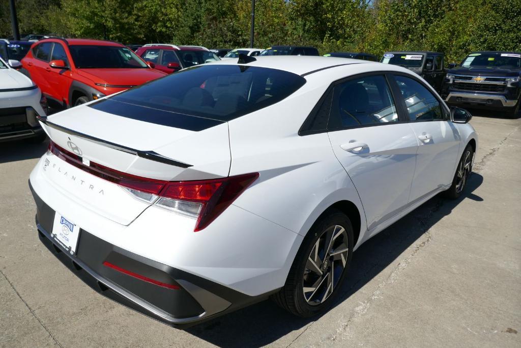 new 2025 Hyundai Elantra car, priced at $24,085