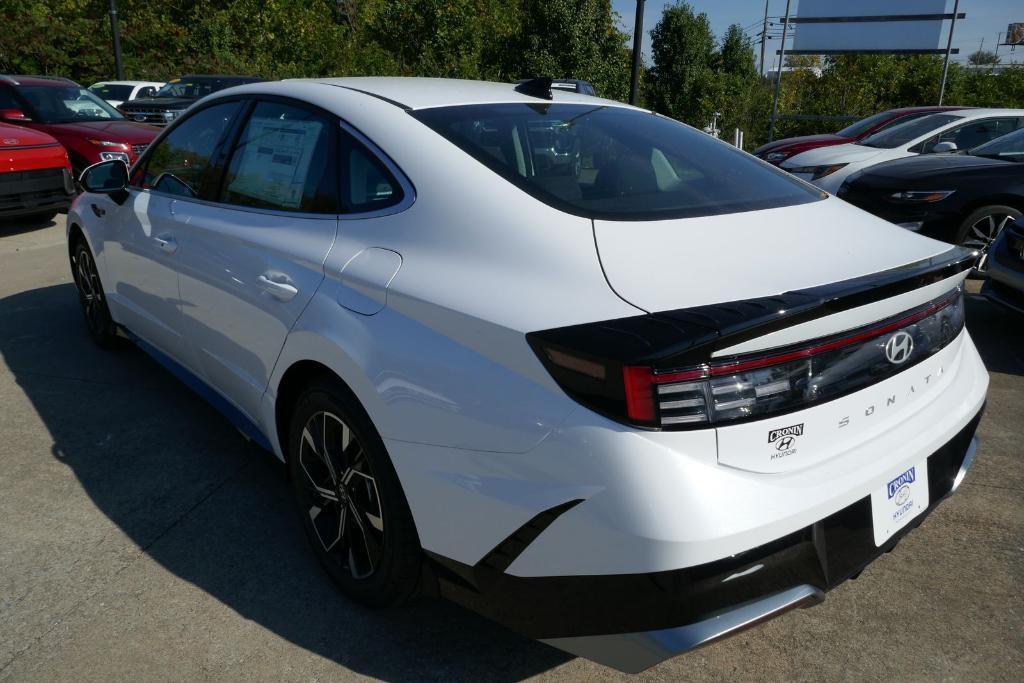 new 2024 Hyundai Sonata car, priced at $28,102