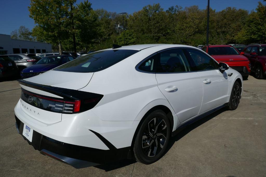 new 2024 Hyundai Sonata car, priced at $28,102