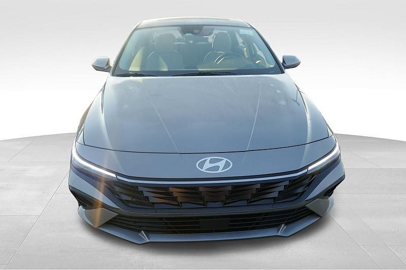 new 2025 Hyundai Elantra car, priced at $27,216