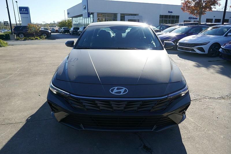 new 2025 Hyundai Elantra car, priced at $23,634