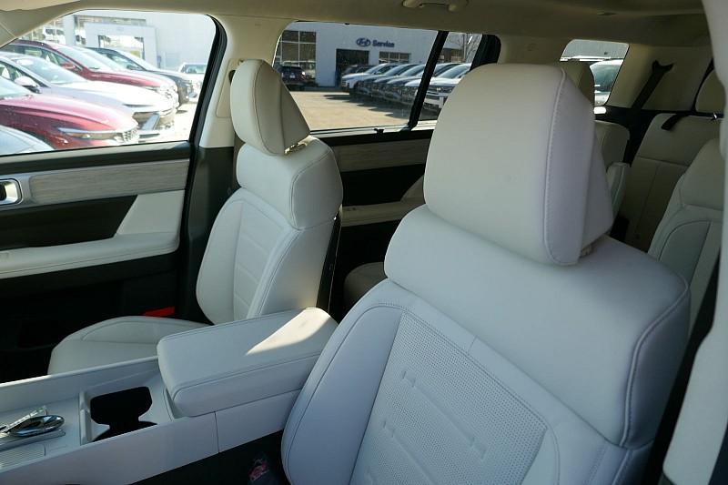new 2025 Hyundai Santa Fe car, priced at $48,606