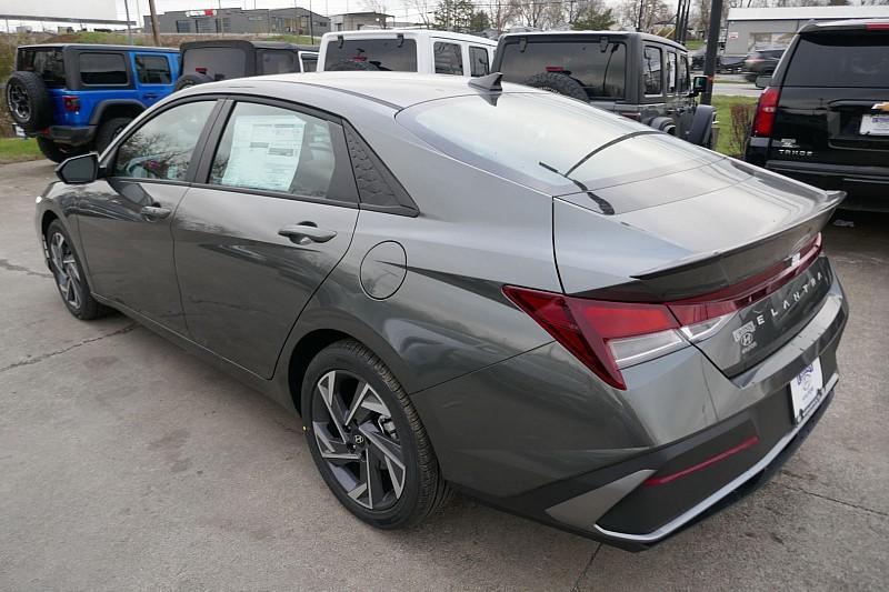 new 2025 Hyundai Elantra car, priced at $23,668