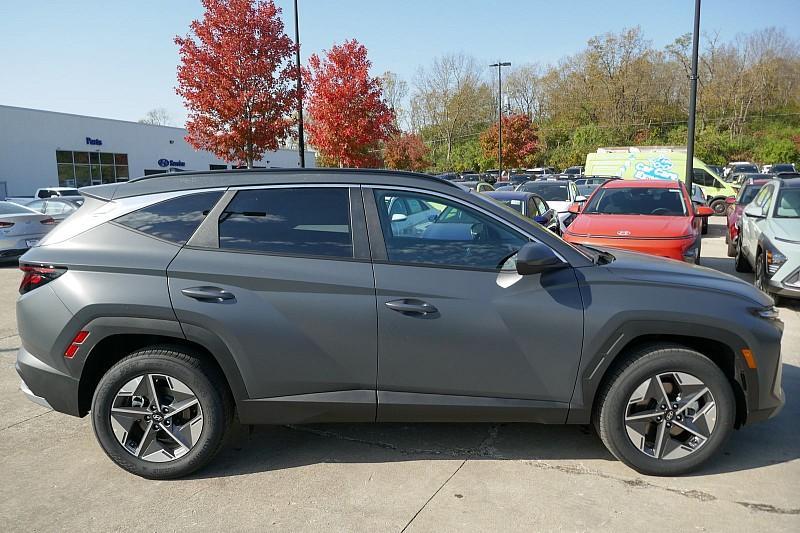 new 2025 Hyundai Tucson car, priced at $33,600