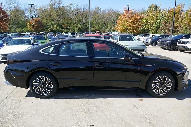 new 2025 Hyundai Sonata Hybrid car, priced at $31,529