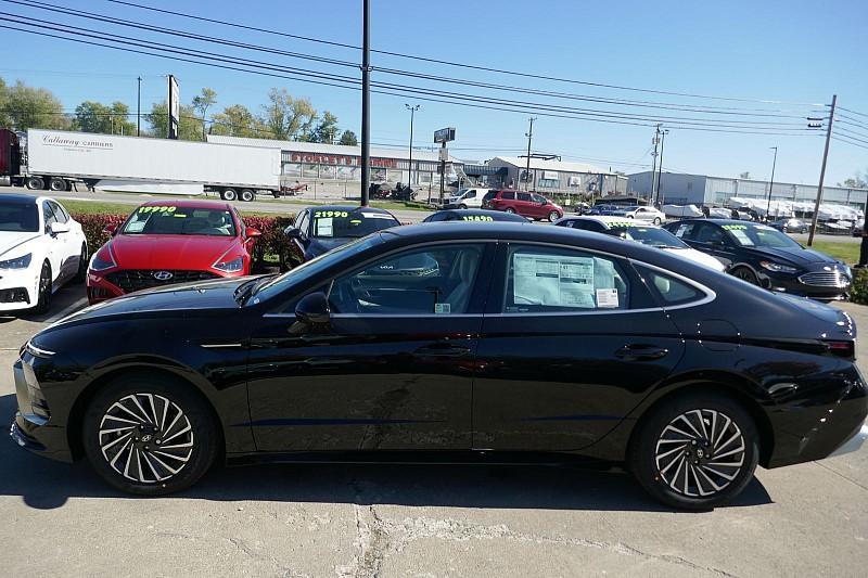 new 2025 Hyundai Sonata Hybrid car, priced at $31,529