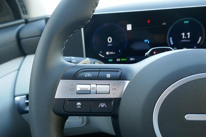 new 2025 Hyundai TUCSON Hybrid car, priced at $37,191