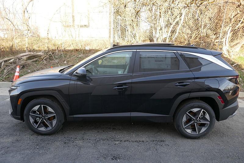 new 2025 Hyundai TUCSON Hybrid car, priced at $37,191