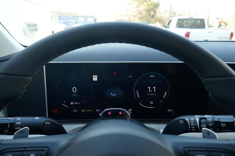new 2025 Hyundai TUCSON Hybrid car, priced at $37,191