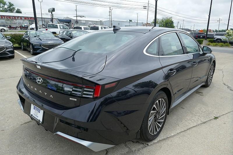 new 2024 Hyundai Sonata Hybrid car, priced at $37,711