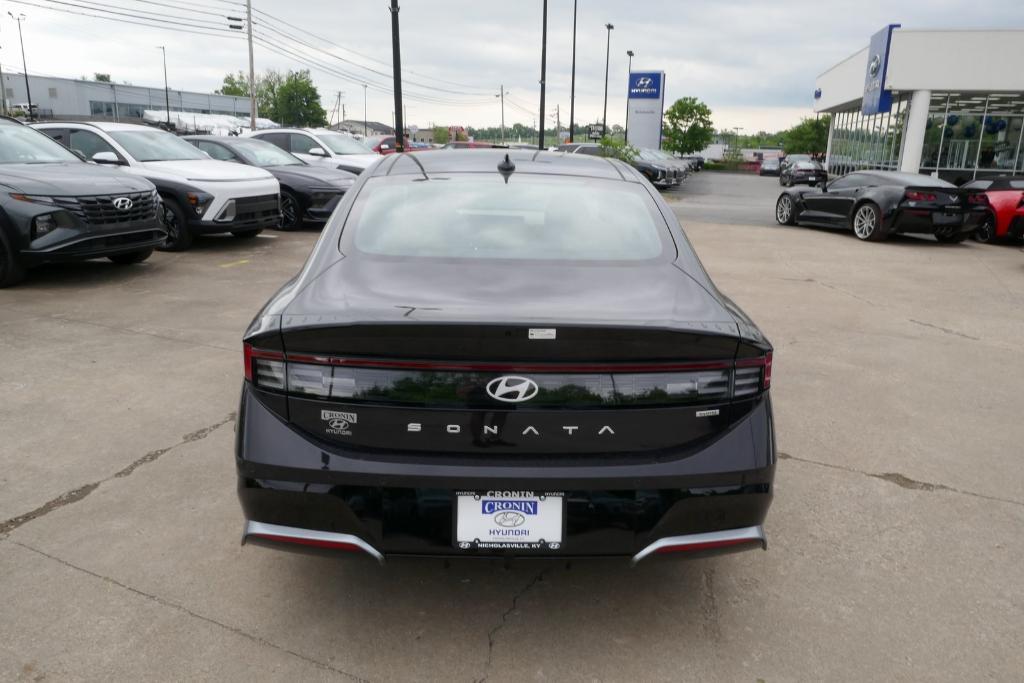 new 2024 Hyundai Sonata Hybrid car, priced at $37,711