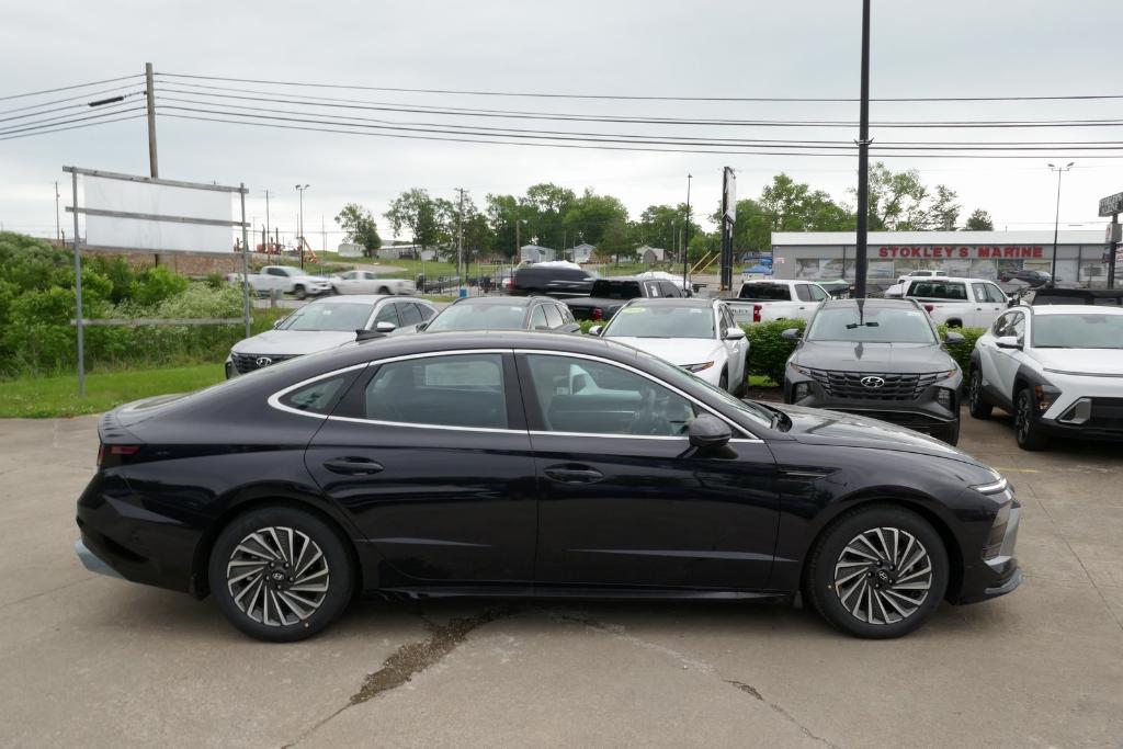 new 2024 Hyundai Sonata Hybrid car, priced at $37,711