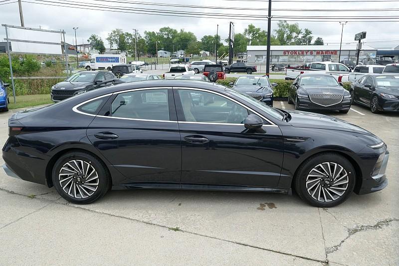 new 2024 Hyundai Sonata Hybrid car, priced at $37,711