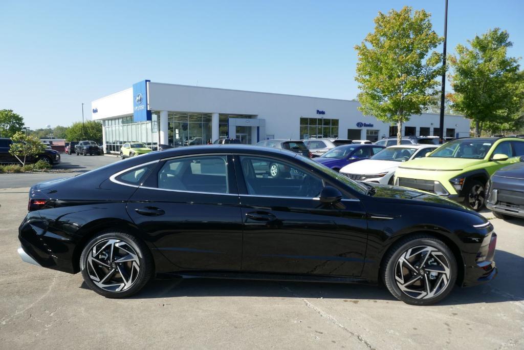 new 2024 Hyundai Sonata car, priced at $30,614