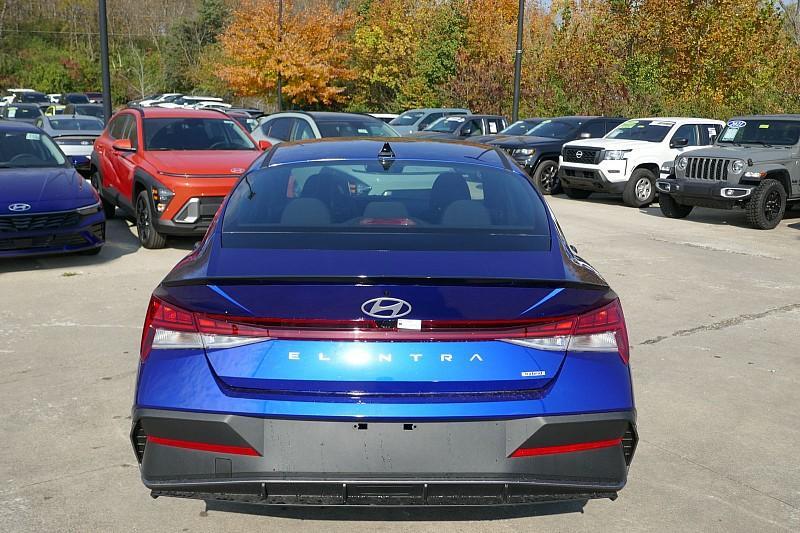 new 2025 Hyundai Elantra HEV car, priced at $27,733