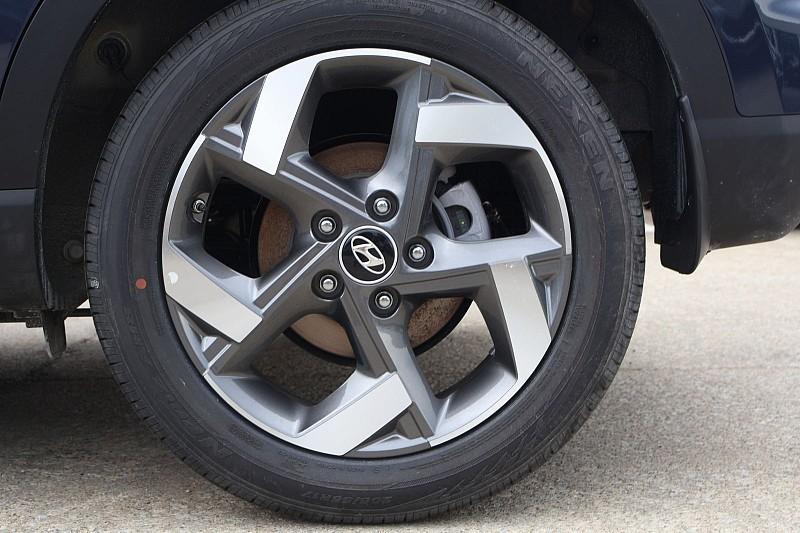 new 2025 Hyundai Venue car, priced at $24,893