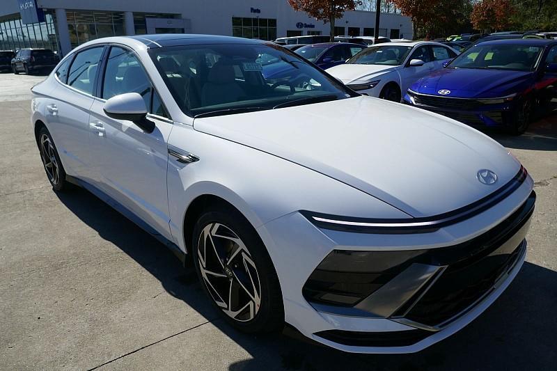 new 2025 Hyundai Sonata car, priced at $31,308