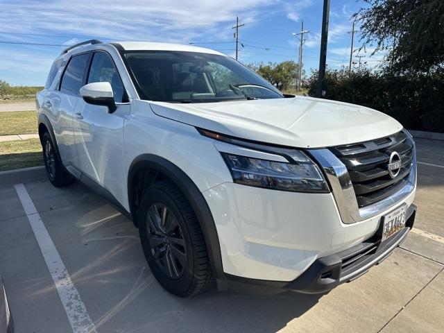 used 2022 Nissan Pathfinder car, priced at $26,999