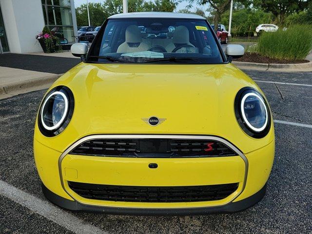 new 2025 MINI Hardtop car, priced at $38,295