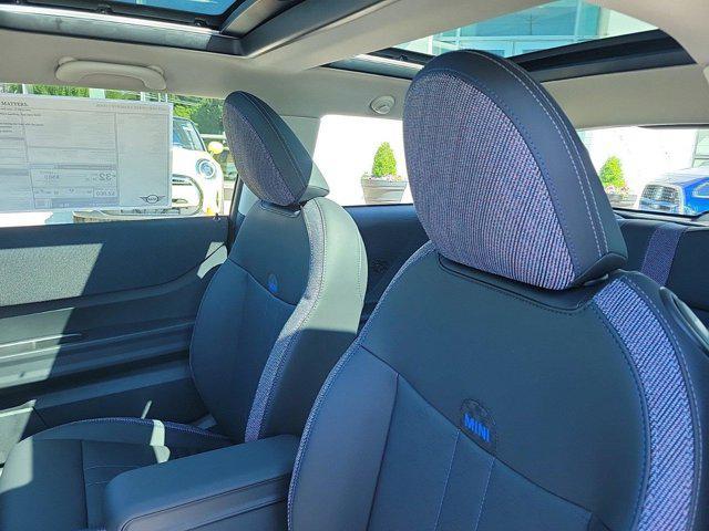 used 2025 MINI Hardtop car, priced at $33,911