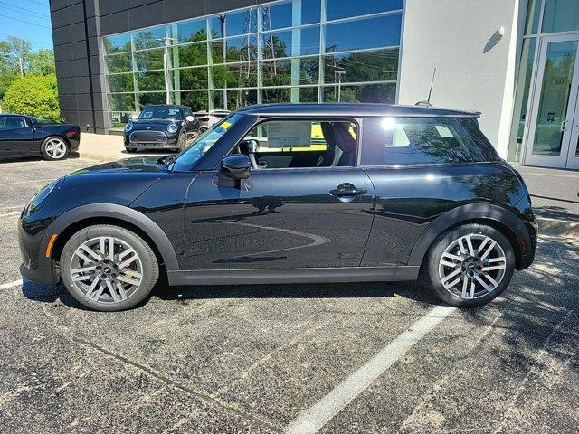 new 2025 MINI Hardtop car, priced at $37,295