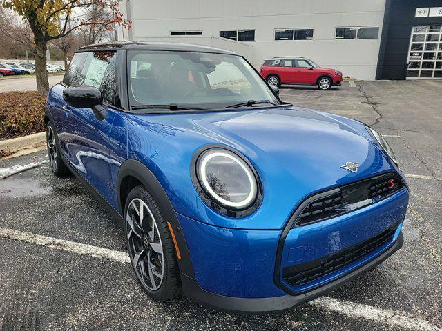 new 2025 MINI Hardtop car, priced at $35,980